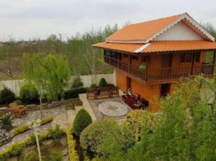 ویلا نوساز حیاط دار ۹۰۰ متری ۵ خواب در زیباکنار